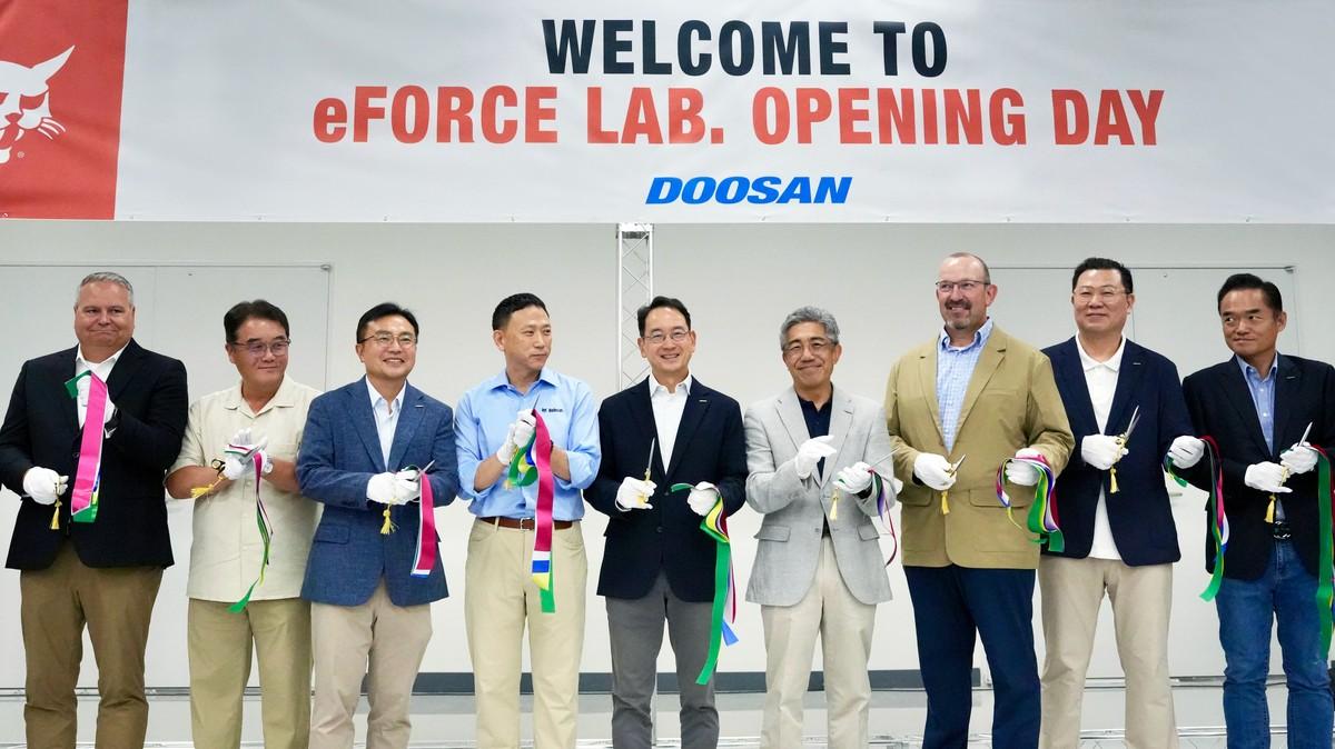 Feierliche Eröffnung des „eFORCE LAB“ in Südkorea. | Foto: Bobcat