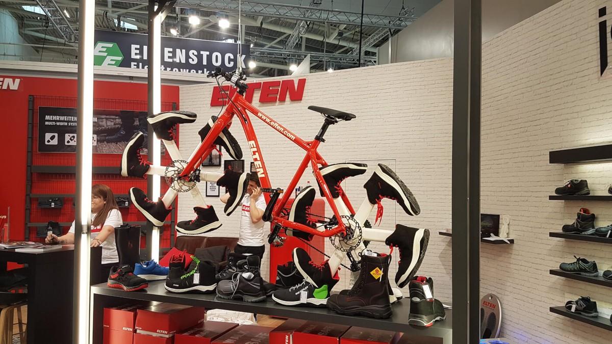 Witziger Hingucker bei Elten, dem Spezialisten für Sicherheitsschuhe.