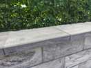 Jasto Baustoffwerke stellt neue Abdeckplatten für die Trendline-Gartenmauer vor