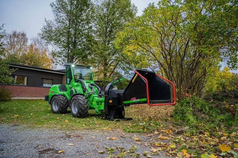 Das Gespann Avant 860 und Holzhäcksler CH180. | Foto: Avant Tecno Das Gespann Avant 860 und Holzhäcksler CH180. | Foto: Avant Tecno
