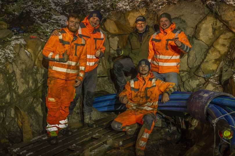 Erfolgreicher Rohreinzug von sieben PEHD-Rohren mit einer Länge von jeweils 420 m | Foto: NR Unternehmensgruppe