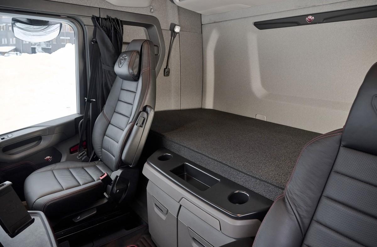 Das Bett im neuen Highline XL-Fahrerhaus ist dank 30 cm Längenzuwachs breiter als in den anderen Kabinen von Scania. | Foto: Scania CV AB
