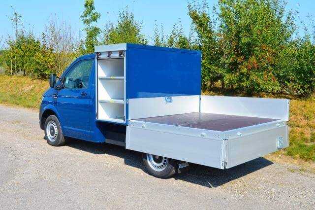 Gewichtsoptimiert: Rahmenfester Werkzeugschrank in GFK-Sandwich-Ausführung. | Fotos: Schutz