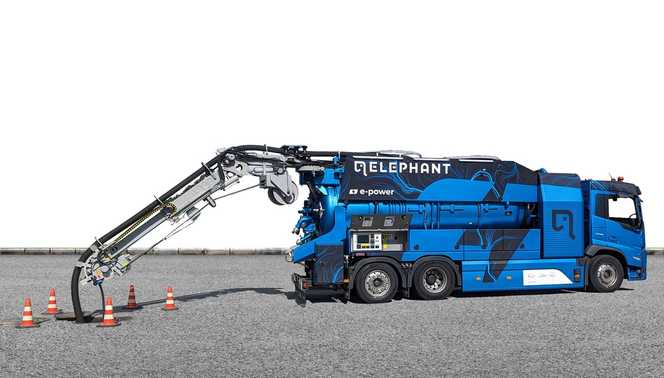 Vier Elephant-Fahrzeuge und neue Lösungen