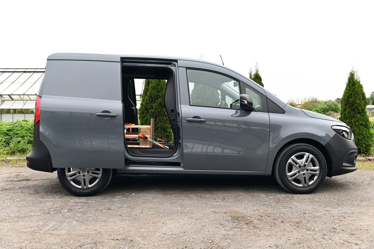 Optional gibt es die 615 mm breite Schiebetür auf beiden Seiten des Citan. | Foto: Quatex