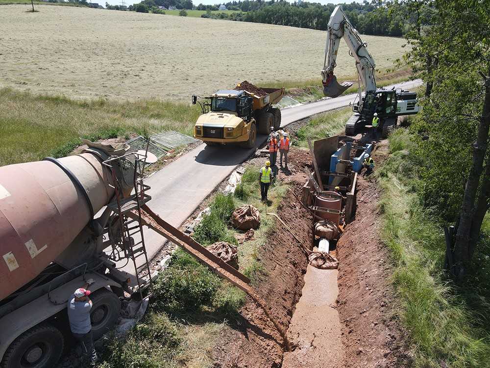 Illingen: Kanalbau mit Flüssigboden, optimierter Baustellenlogistik und Perfect Pipe