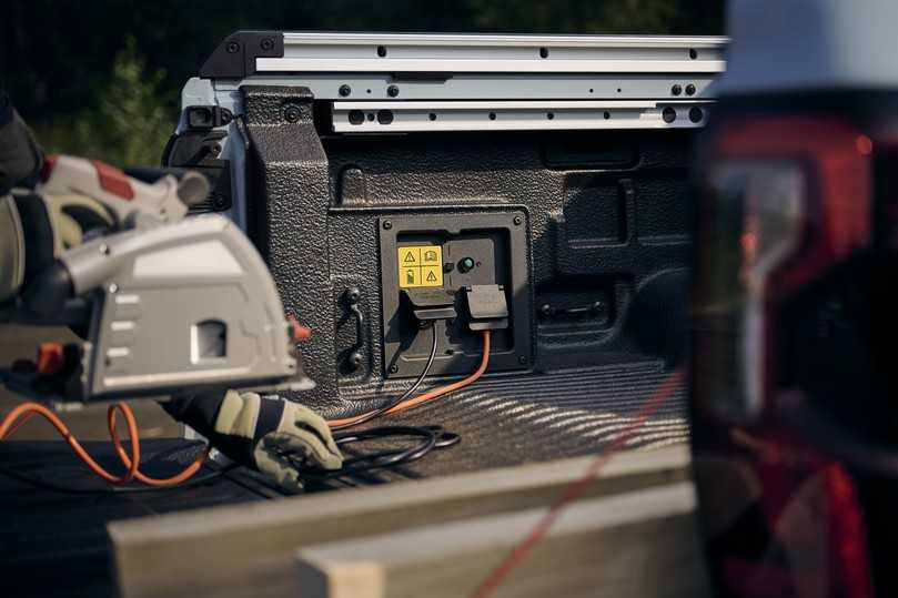 Pro Power Onboard arbeitet sauberer und kostengünstiger als ein mobiles Stromaggregat. | Foto: Ford Pro Power Onboard arbeitet sauberer und kostengünstiger als ein mobiles Stromaggregat. | Foto: Ford