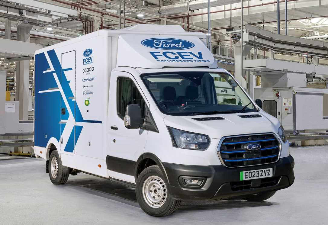 Ford testet E-Transit mit Wasserstoff-Brennstoffzellen-Antrieb Ford testet E-Transit mit Wasserstoff-Brennstoffzellen-Antrieb