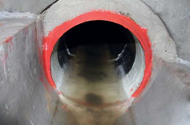 Fertige Anbindung des Zulaufs mit Partliner und Harz8 | Fotos: resinnovation