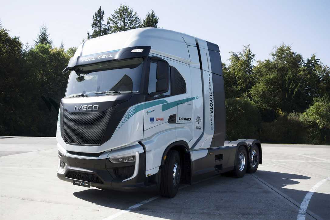 Weniger Batterielast: Iveco baut 900-Kilometer-Wasserstoff-Lkw mit Toyota