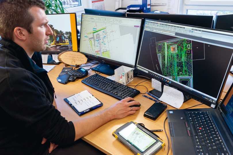 Durch die 3D-MC Software von Topcon kann der Maschinist autark exakt arbeiten und bleibt beständig im Soll. | Foto: Topcon Deutschland Positioning Durch die 3D-MC Software von Topcon kann der Maschinist autark exakt arbeiten und bleibt beständig im Soll. | Foto: Topcon Deutschland Positioning