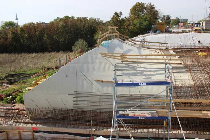 Die Alkus SF Flex eignet sich für besonders anspruchsvolle Projekte im Sonderschalungsbau und ist in 3, 4 und 5 Millimeter Stärke erhältlich. | Foto: Kiefer Schalungsbau GmbH Die Alkus SF Flex eignet sich für besonders anspruchsvolle Projekte im Sonderschalungsbau und ist in 3, 4 und 5 Millimeter Stärke erhältlich. | Foto: Kiefer Schalungsbau GmbH