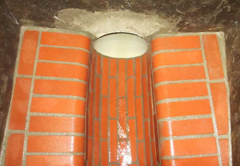 Durch die Wiederherstellung der Schachtgerinne nach Abschluss der Arbeiten wurden sowohl die ursprüngliche Geometrie als auch die hydraulische Leistungsfähigkeit des Gerinnes wiederhergestellt. | Foto: Sanierungstechnik Dommel