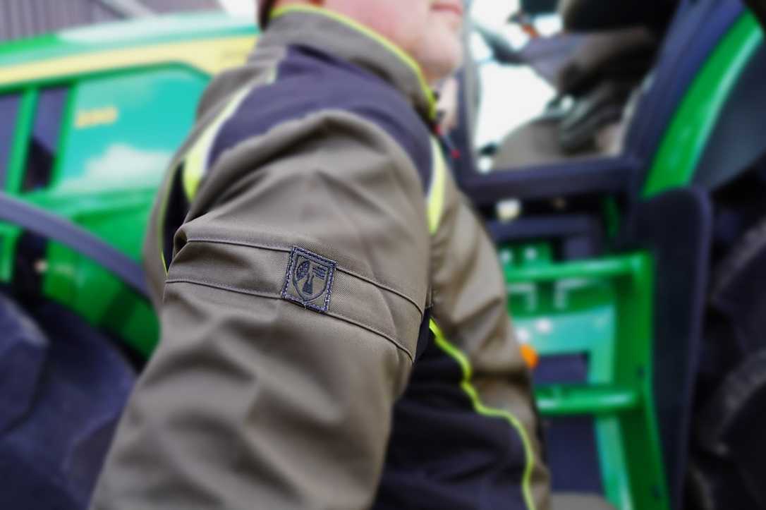 Persönlicher Schutzausrüstung (PSA) bei Tätigkeiten mit Pflanzenschutzmitteln (PSM) Persönlicher Schutzausrüstung (PSA) bei Tätigkeiten mit Pflanzenschutzmitteln (PSM)