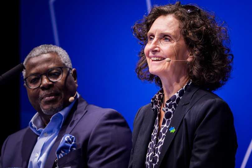 Dr. Issa Nafo (Emschergenossenschaft und Lippeverband) und Dr. Gesche Grützmacher (Berliner Wasserbetriebe). | Foto: SE Dresden/Andre Wirsig