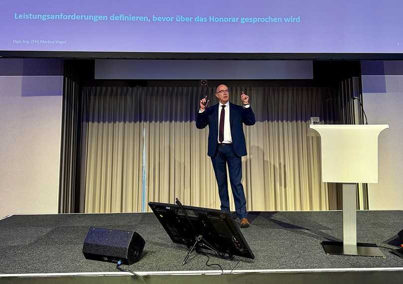 Markus Vogel referierte über „Ingenieurleistungen als Schlüssel zum Projekterfolg bei Schlauchliningmaßnahmen“. | Foto: TAH