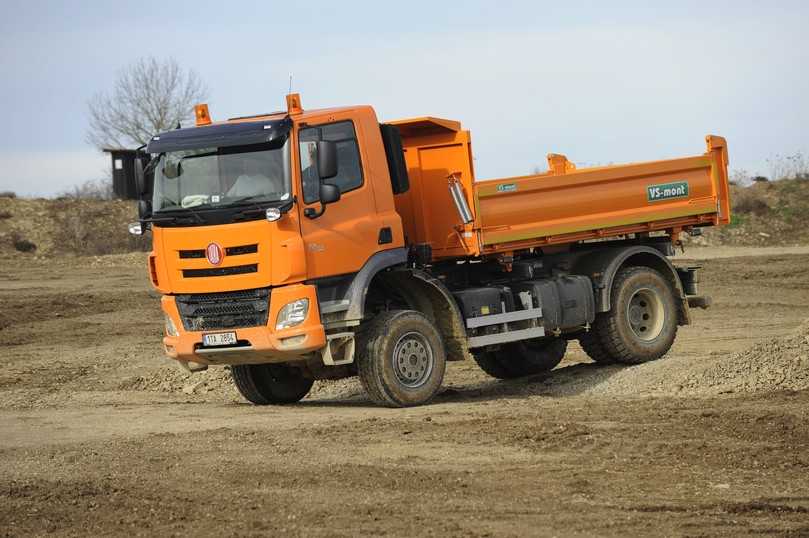 Tatra Phoenix 4x4 mit VS-Mont-Dreiseitenkipper | Foto: QUATEX Tatra Phoenix 4x4 mit VS-Mont-Dreiseitenkipper | Foto: QUATEX