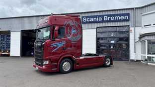 Neues Schnellladesystem von Scania: E-Lkw in 45 Minuten aufgeladen