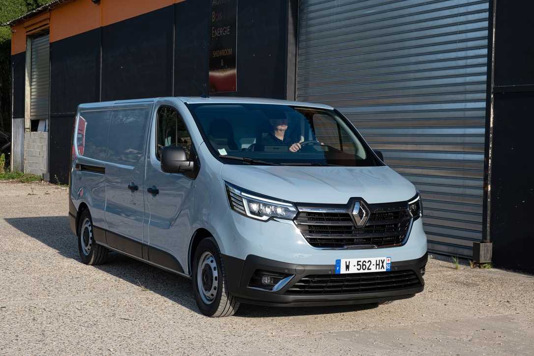 Der Renault Trafic E-Tech im B_I galabau Praxistest Der Renault Trafic E-Tech im B_I galabau Praxistest
