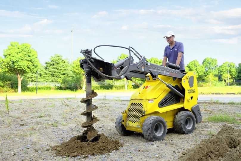 Auf urbanen Baustellen und insbesondere im Galabau im Einsatz: die Minilader von Wacker Neuson. | Foto: Wacker Neuson Auf urbanen Baustellen und insbesondere im Galabau im Einsatz: die Minilader von Wacker Neuson. | Foto: Wacker Neuson