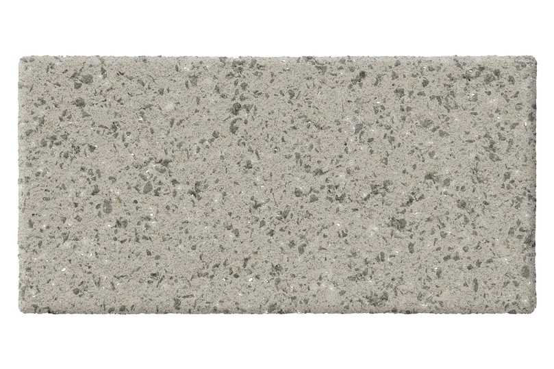 Dem Pflasterstein Fonda verleihen jahrtausendealtes Tiefengestein und schimmernde Muskovit- und Flusssande aus dem Südwesten Deutschlands Lebendigkeit. Im Kern sind 25 % recycelter Beton enthalten. | Foto: braun-steine Dem Pflasterstein Fonda verleihen jahrtausendealtes Tiefengestein und schimmernde Muskovit- und Flusssande aus dem Südwesten Deutschlands Lebendigkeit. Im Kern sind 25 % recycelter Beton enthalten. | Foto: braun-steine