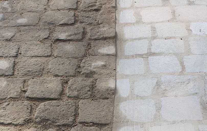 Eben, leise und barrierefrei: Links das ursprüngliche Natursteinpflaster, rechts nach Schneidarbeiten und Fugenverfüllung. | Foto: Schwamborn Eben, leise und barrierefrei: Links das ursprüngliche Natursteinpflaster, rechts nach Schneidarbeiten und Fugenverfüllung. | Foto: Schwamborn