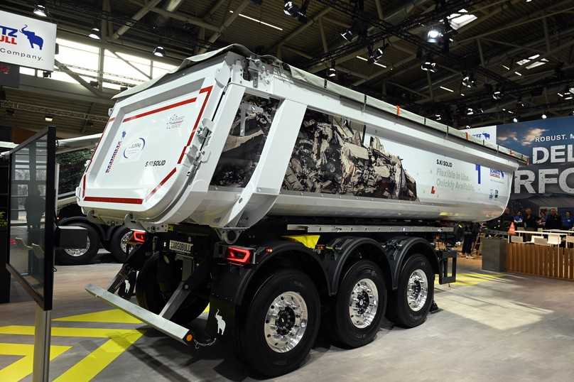 Der Schmitz Cargobull S.KI Solid wiegt deutlich weniger als das Vorgängermodell. | Foto: QUATEX Der Schmitz Cargobull S.KI Solid wiegt deutlich weniger als das Vorgängermodell. | Foto: QUATEX