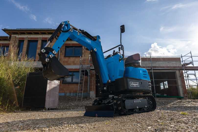 Grabarbeiten auf Baustellen, Ausheben von Fundamenten oder Gartengestaltungsprojekte: Mini-Bagger EXC815 von Scheppach unterstützt mit einem Betriebsgewicht von 562 Kilo. | Foto: Scheppach 