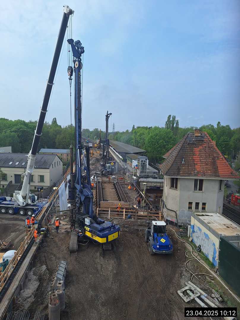 Erstellung von Bohrpfählen im 24/7 Betrieb als Gründung für die Auflagerträger der Hilfsbrücken | Foto: Echterhoff Erstellung von Bohrpfählen im 24/7 Betrieb als Gründung für die Auflagerträger der Hilfsbrücken | Foto: Echterhoff