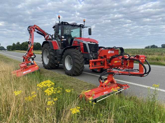Mäher und Mulcher am langen Arm