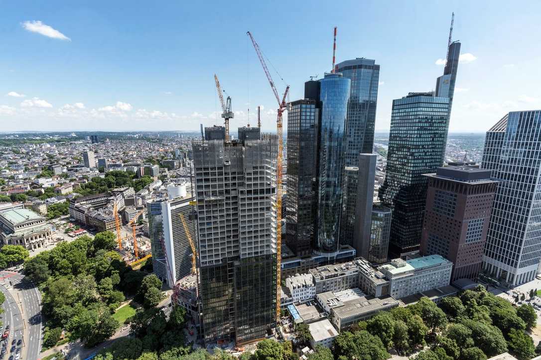 Central Business Tower: Züblin betoniert drei Hochhauskerne parallel Central Business Tower: Züblin betoniert drei Hochhauskerne parallel