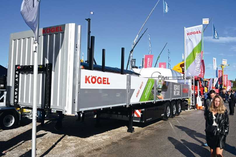 Der Kögel Multi Plateauauflieger lässt sich flexibel für Baustoffe oder Baucontainer verwenden. | Foto: QUATEX Der Kögel Multi Plateauauflieger lässt sich flexibel für Baustoffe oder Baucontainer verwenden. | Foto: QUATEX