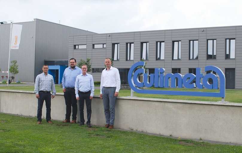 Sie sind überzeugt vom langfristigen Erfolg des neuen Vitriliner: Diederik Cuylits, Entwicklungsleiter Dr. Florian Winter, Vincent Cuylits und Abteilungsleiter Relining Heinz Georg Kaiser (v.l.n.r.). | Foto: B_I/zu Eulenburg Sie sind überzeugt vom langfristigen Erfolg des neuen Vitriliner: Diederik Cuylits, Entwicklungsleiter Dr. Florian Winter, Vincent Cuylits und Abteilungsleiter Relining Heinz Georg Kaiser (v.l.n.r.). | Foto: B_I/zu Eulenburg