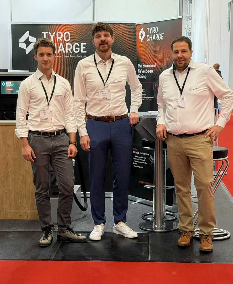 Präsentierten ihre Systemlösung für den LiCom-Standard in Köln (v.l.): Johannes Locher, Michael Schön und Mario Gebhart | Foto: TyroCharge