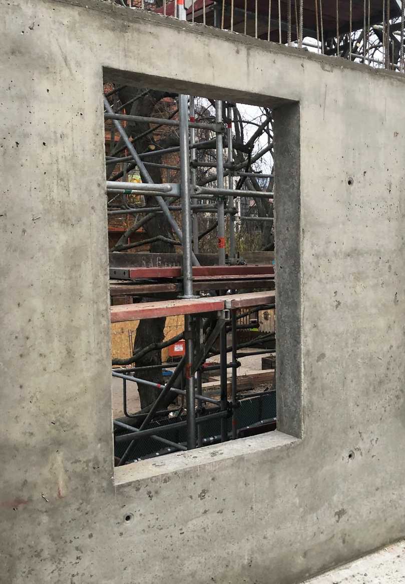 Durch den Einsatz der Stahlschalungen werden die Fensterlaibungen absolut maßhaltig erstellt. | Foto: Robusta-Gaukel Durch den Einsatz der Stahlschalungen werden die Fensterlaibungen absolut maßhaltig erstellt. | Foto: Robusta-Gaukel