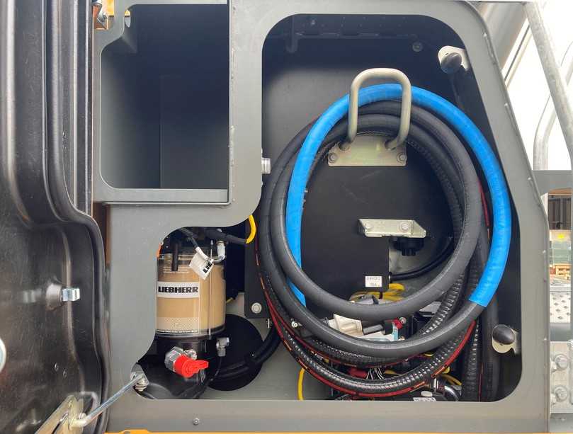 Neue Harnstoff-Befüllpumpe: Das System ermöglicht das direkte Befüllen vom Boden aus - nichts kann mehr überlaufen. | Foto: Liebherr