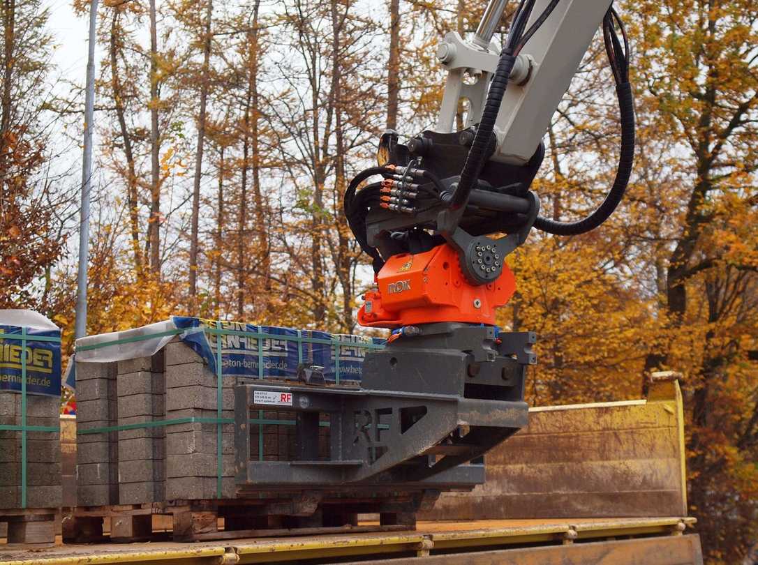 Kinshofer Group tritt Open-S Alliance für Schnellwechsler-Standard bei Kinshofer Group tritt Open-S Alliance für Schnellwechsler-Standard bei