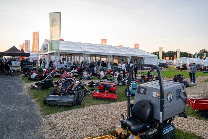 Am Telsnig-Stand auf der Fachmesse Demopark stieg im Sommer die Jubiläumsfeier. | Foto: Telsnig Am Telsnig-Stand auf der Fachmesse Demopark stieg im Sommer die Jubiläumsfeier. | Foto: Telsnig