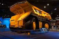 Komatsu entwickelt fahrerlosen Muldenkipper