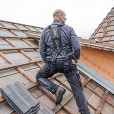 Neues Exoskelett für Dachdecker