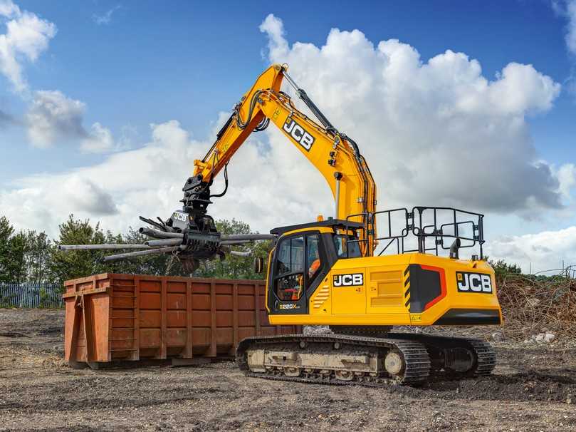 Mit dem neuen Stufe-V-Motor halten automatischer Leerlauf und Motorabschaltung Einzug im 22-Tonnen-Bagger 220X. | Foto: JCB Mit dem neuen Stufe-V-Motor halten automatischer Leerlauf und Motorabschaltung Einzug im 22-Tonnen-Bagger 220X. | Foto: JCB