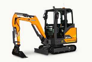 Develon DX23E-7: Mehr Hubkraft und flexible Batterieoptionen für den E-Einsatz