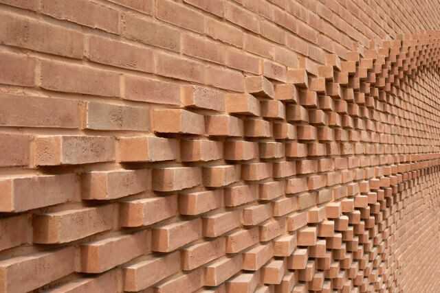 Softwareunterstützt: 74.000 speziell angefertigte Steine wurden einzeln an ihre bestimmte Position gesetzt. Softwareunterstützt: 74.000 speziell angefertigte Steine wurden einzeln an ihre bestimmte Position gesetzt.