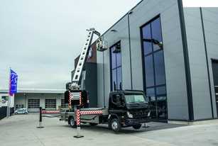 Erster akkubetriebener Autokran von Klaas