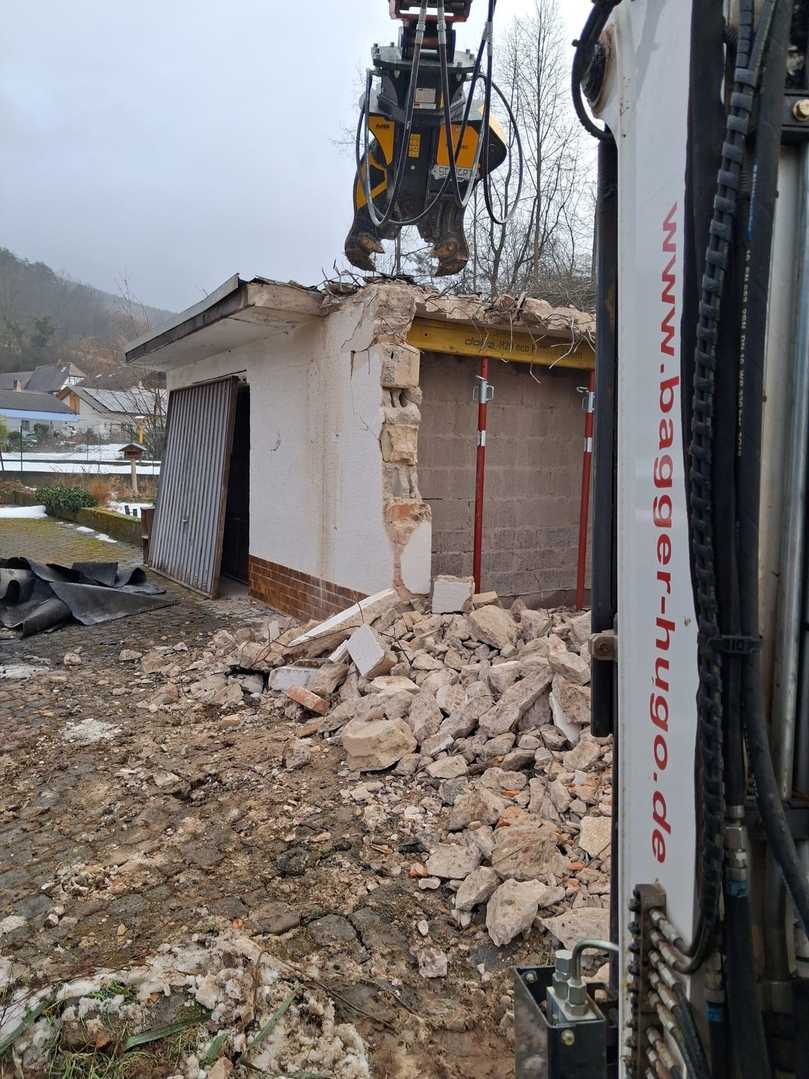 Dank integrierter Schneidleisten kann die MB-P380 Abbruchzange Armierungseisen direkt beim Abbruch durchtrennen. | Foto: MB Crusher Dank integrierter Schneidleisten kann die MB-P380 Abbruchzange Armierungseisen direkt beim Abbruch durchtrennen. | Foto: MB Crusher