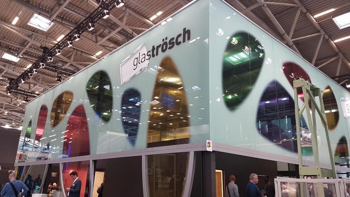 Auch ein Hingucker ist der Stand von Glaströsch mit seinen farbigen Formen. 