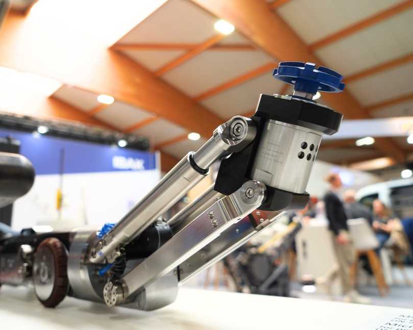 Der Luftfräser MicroGator Air ebenso wie der MicroGator 150 Air für kleine Rohrdimensionen sind an einer kompakten MainLite-Anlage sowie an einer BS10X-Inspektionsanlage betreibbar. | Foto: IBAK