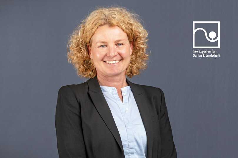 Uschi App ist stellvertretende Vorstandsvorsitzende im VGL BW und Geschäftsführerin in der Hans App GmbH Garten- und Landschaftsbau KG mit Sitz in Unlingen. | Foto: artismedia GmbH Uschi App ist stellvertretende Vorstandsvorsitzende im VGL BW und Geschäftsführerin in der Hans App GmbH Garten- und Landschaftsbau KG mit Sitz in Unlingen. | Foto: artismedia GmbH