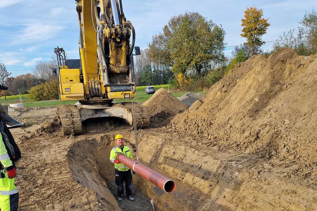 Effiziente Kanalverlegung in Oelde: HS-Kanalrohre für Neubaugebiet Weitkamp II