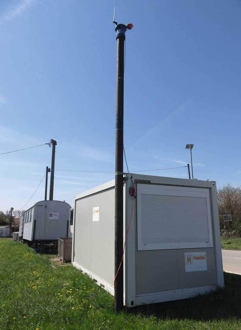Wichtig für das Arbeiten mit BIM ist Funkkontakt. Hier die Basis-Station mit GPS-Antenne. | Foto: Rohrleitungsbau Fritz Heidel OHG Wichtig für das Arbeiten mit BIM ist Funkkontakt. Hier die Basis-Station mit GPS-Antenne. | Foto: Rohrleitungsbau Fritz Heidel OHG